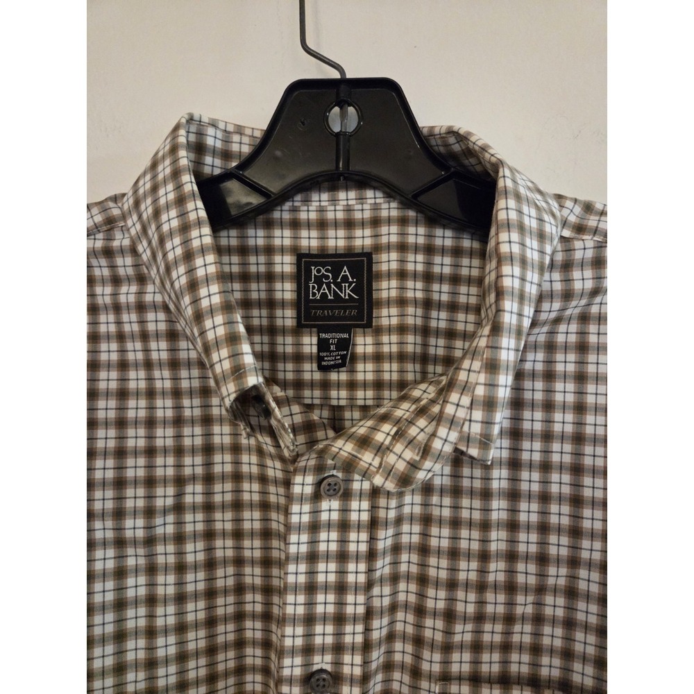 Jos A Bank men's plaid traveler's shirt-size XL